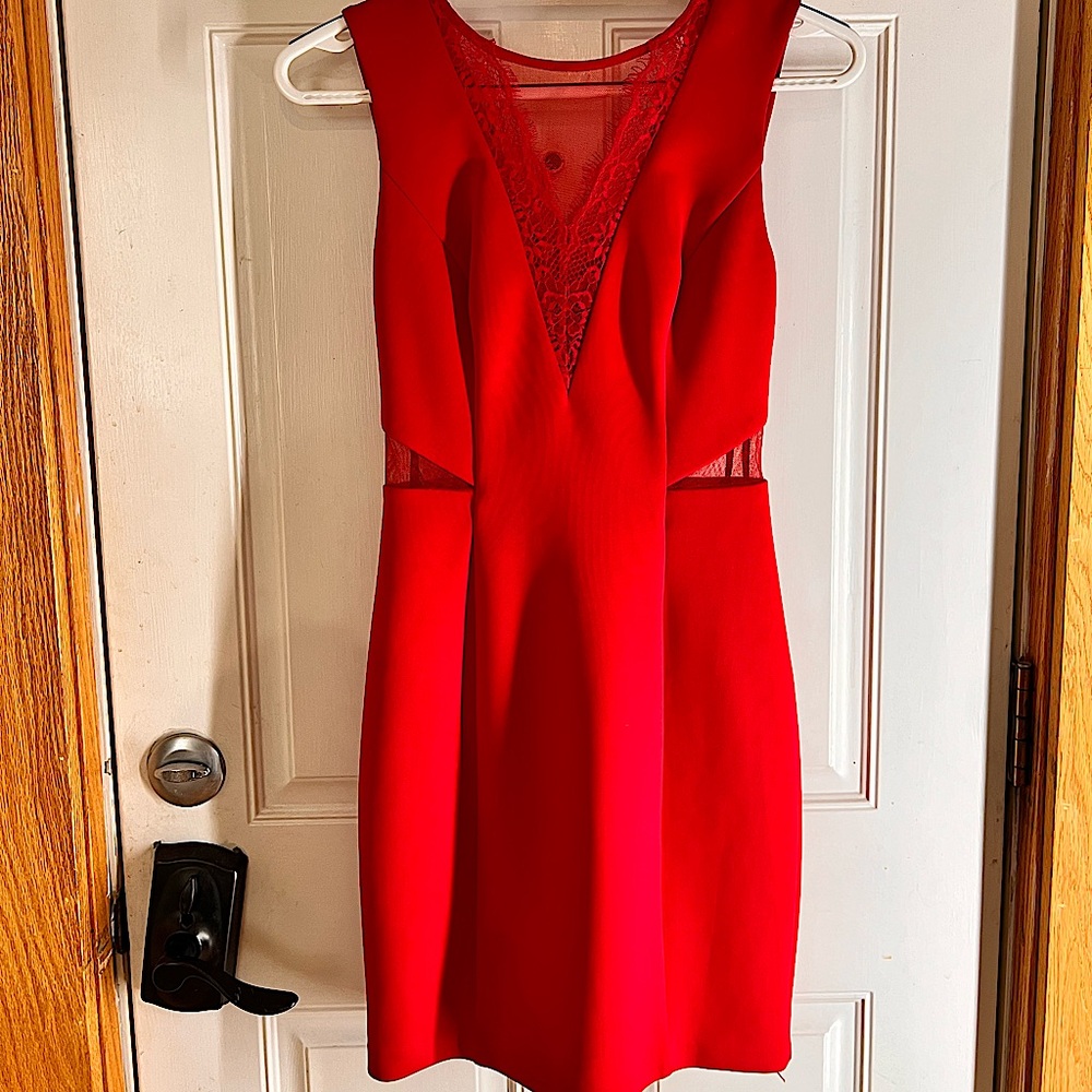 GUESS MIDI/MINI DRESS 👗